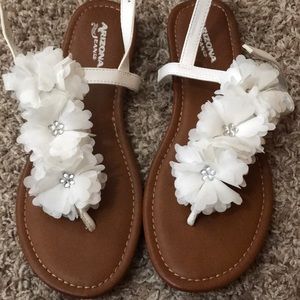 Sandals size 8